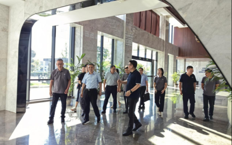攜手共進，智造未來——金華職業(yè)技術(shù)大學(xué)校長梁克東一行到訪杭機股份